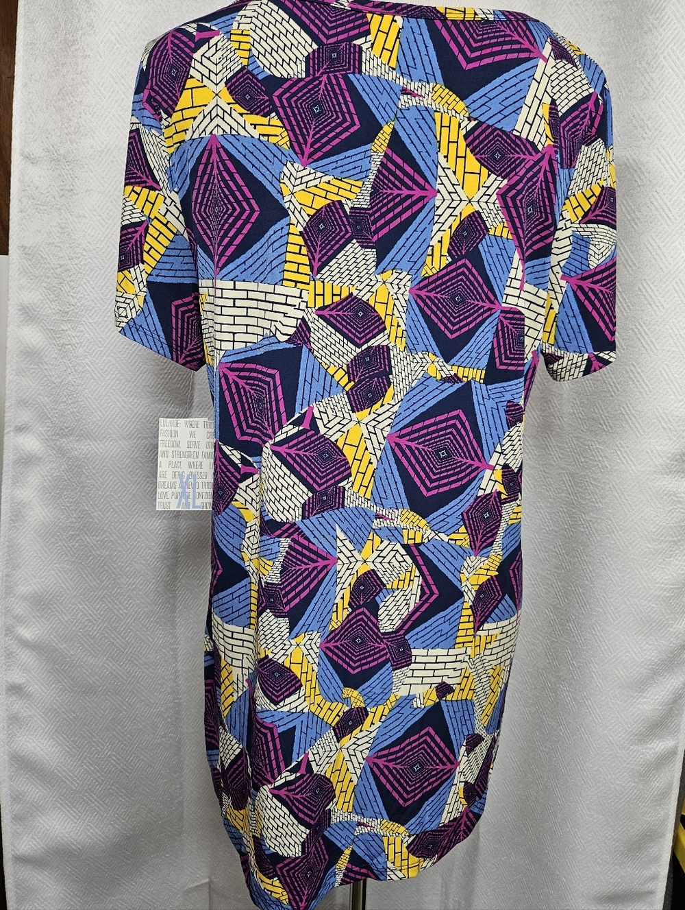 LuLaRoe Classic T Blouse XL Geometric - Picture 4 of 7